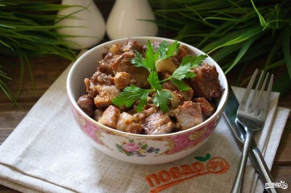 Свиная шея кусочками в духовке