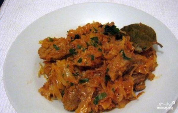 Тушеная кислая капуста с мясом