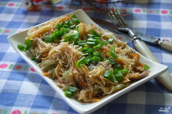 Рисовая лапша с овощами