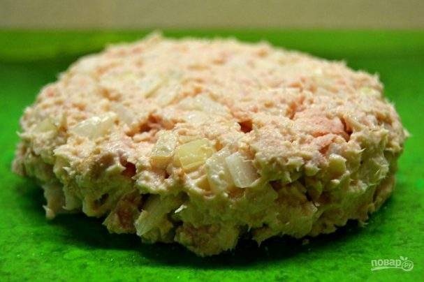 Салат с консервированной рыбкой