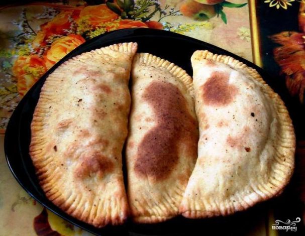 Печеные чебуреки в духовке