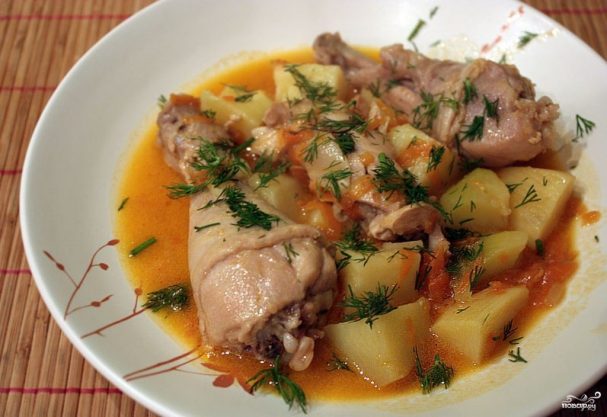 Индейка с яблоками в мультиварке