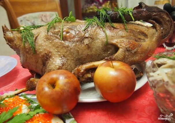Гусь с гречкой, грибами и печенью
