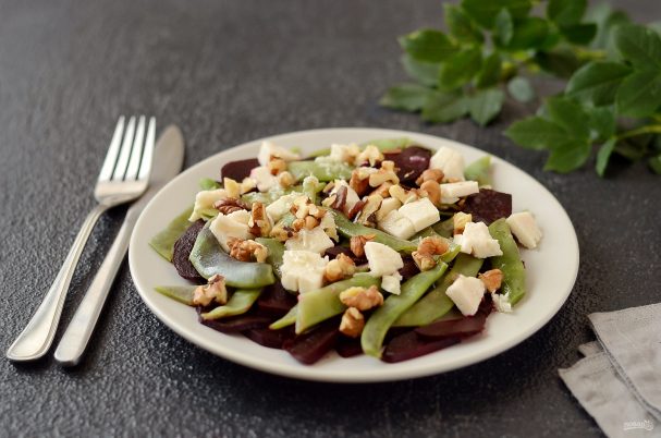 Салат со свеклой и стручковой фасолью