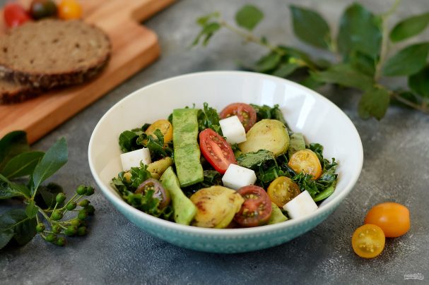 Салат с брюссельской капустой и стручковой фасолью