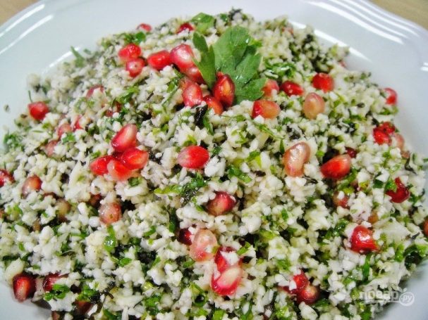 Салат с цветной капустой и гранатом