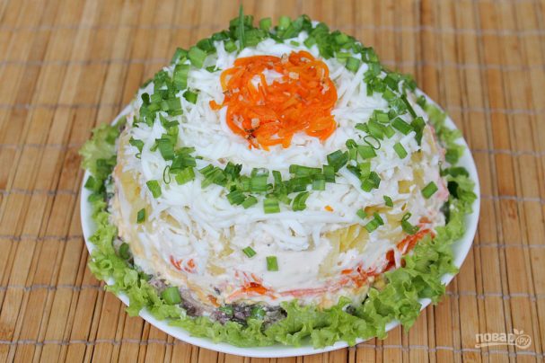 Салат с консервированной рыбой и картошкой