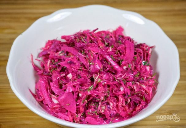 Салат из капусты со свеклой