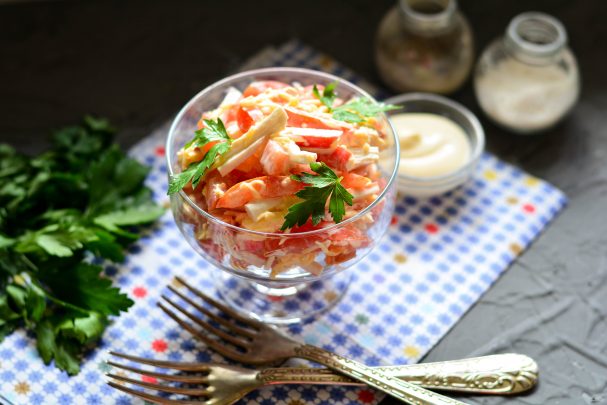 Салат «Дипломат» с крабовыми палочками Салат «Дипломат» с крабовыми палочками