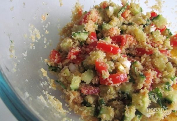 Салат с булгуром и овощами