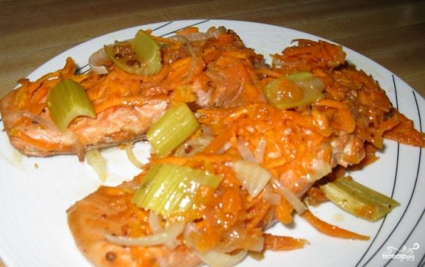 Кижуч, запеченный в духовке с овощами