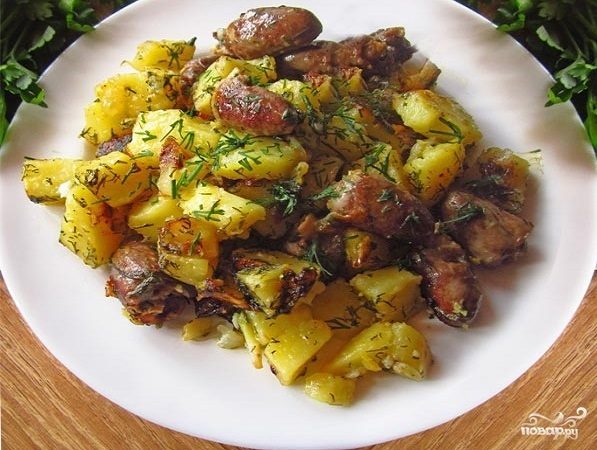 Куриные сердечки с картошкой