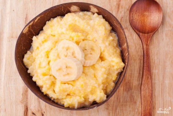 Кукурузная каша с бананом