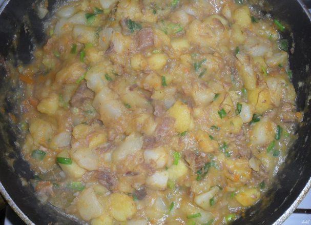 Тушенка с картошкой