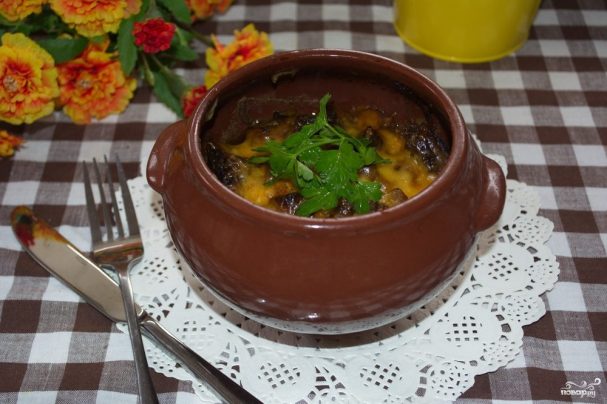 Мясо с грибами и сыром в духовке