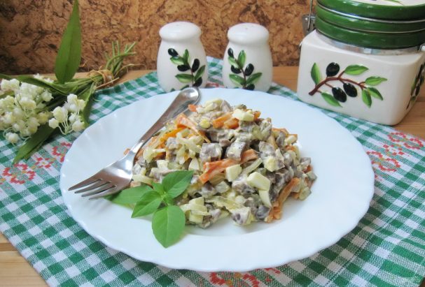 Салат с желудками индейки
